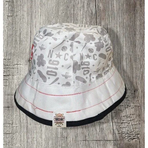 Marvel Defender Diamond Bucket Hat - Picture 2 of 2